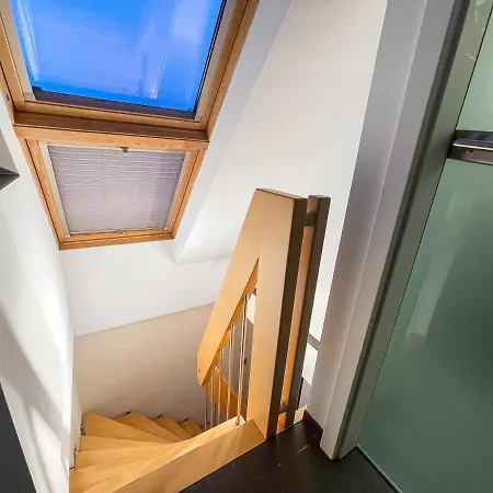 Gesamte - Büro - Küche - Netflix * Nürnberg